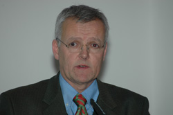 Dr. Klaus Merker